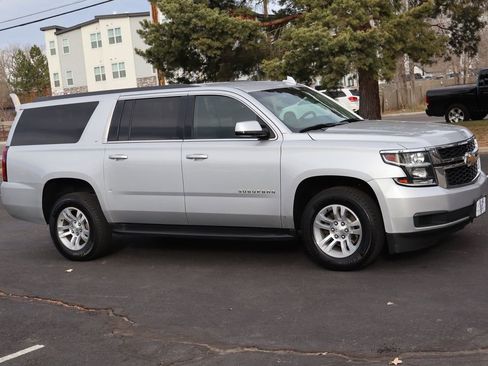 Used 2019 Chevrolet Suburban LT image 2