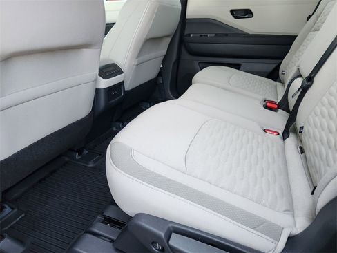 New 2025 Nissan Pathfinder SV w/ Black Appearance Package image 19