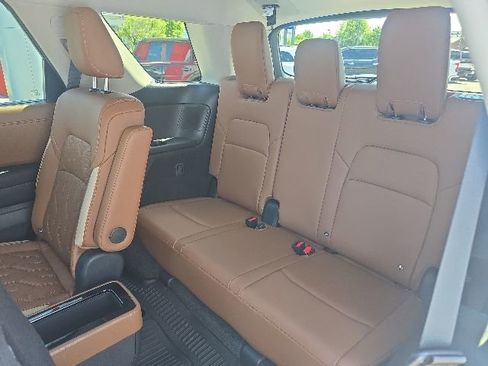 New 2026 Nissan Pathfinder Platinum AWD/4WD image 9