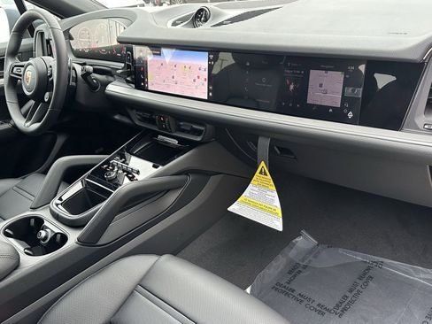 New 2026 Porsche Cayenne Coupe image 22