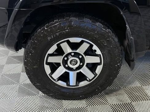Used 2022 Toyota 4Runner TRD Off-Road AWD/4WD image 10