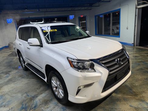 Used 2017 Lexus GX 460 image 7