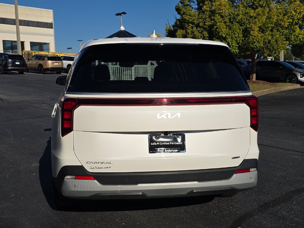 Used 2026 Kia Carnival LXS FWD image 4