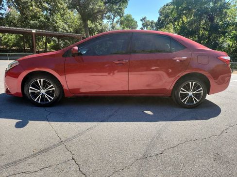 Used 2016 Toyota Corolla LE FWD image 4