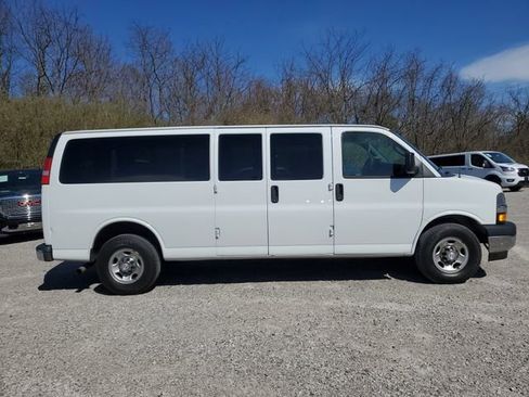 Used 2018 Chevrolet Express 2500 Work Van w/ Driver Convenience Package image 3