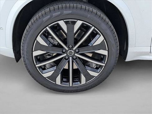 New 2026 Volvo XC90 T8 Plus w/ Protection Package image 10