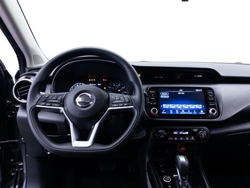 Used 2021 Nissan Kicks SV FWD image 6