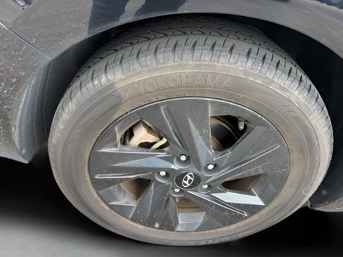 Used 2023 Hyundai Elantra SEL w/ Cargo Package image 16