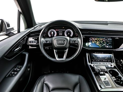 Used 2025 Audi Q7 2.0T Premium w/ Convenience Package image 5