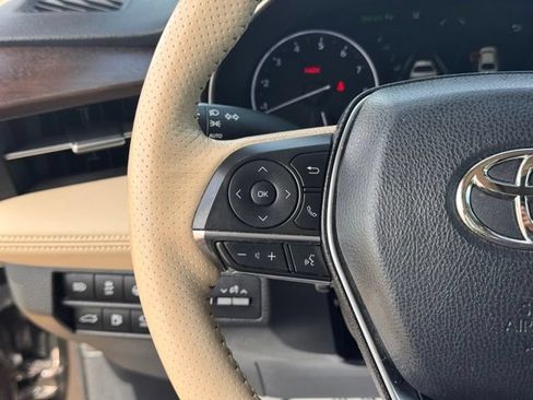 Used 2019 Toyota Avalon Limited w/ Advanced Safety Package FWD image 12