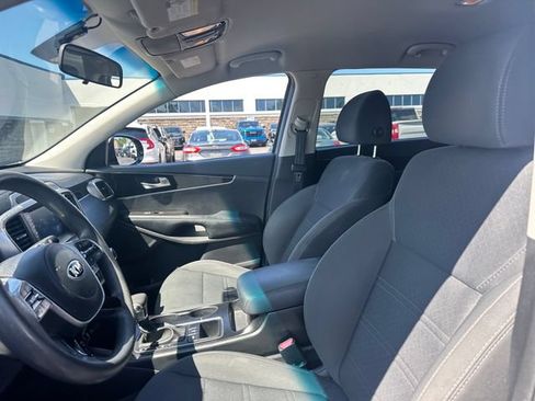 Used 2020 Kia Sorento LX AWD/4WD image 12