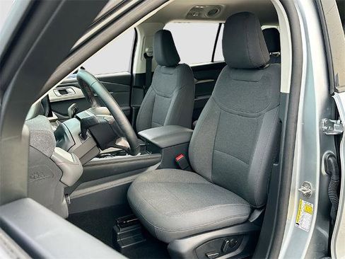 Certified 2025 Ford Explorer Active image 21