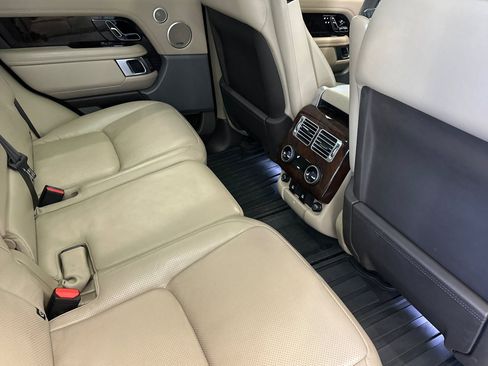 Used 2020 Land Rover Range Rover HSE image 30
