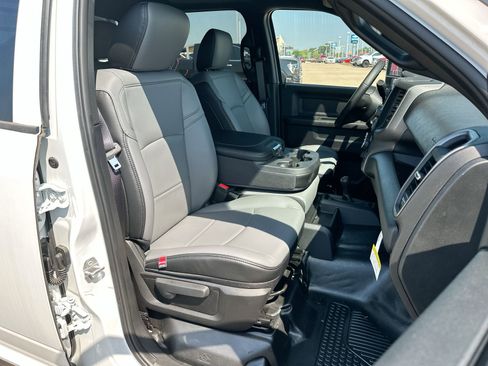 New 2024 RAM 3500 Tradesman w/ Chrome Appearance Group image 21