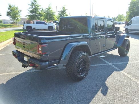 Used 2025 Jeep Gladiator Rubicon AWD/4WD image 5