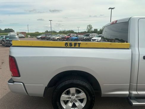 Used 2017 RAM 1500 Express RWD image 41