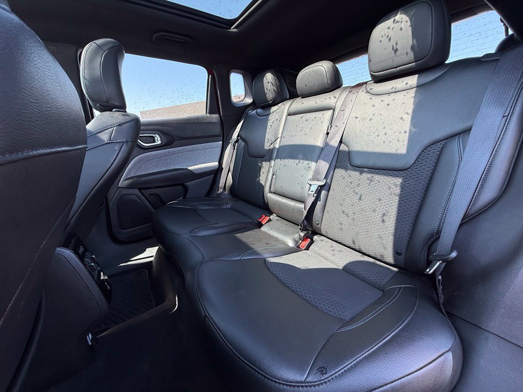 Used 2025 Jeep Compass Latitude w/ Sun & Sound Group AWD/4WD image 27