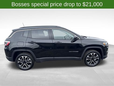 Certified 2022 Jeep Compass Limited AWD/4WD image 2