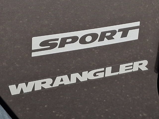 Used 2014 Jeep Wrangler Sport w/ Quick Order Package 24S AWD/4WD image 31