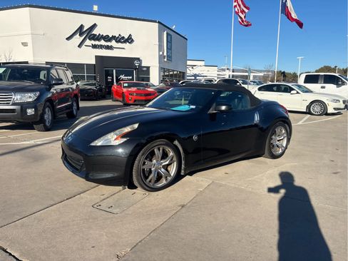 Used 2010 Nissan 370Z Touring w/ Sport Pkg image 1