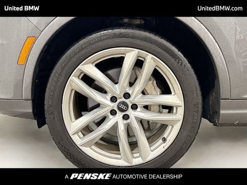 Used 2018 Audi Q7 3.0T Prestige w/ Prestige Package image 2