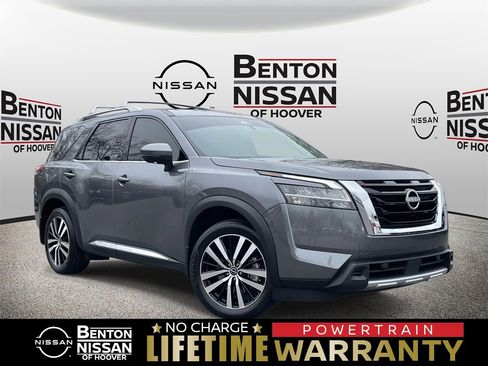 Used 2024 Nissan Pathfinder Platinum w/ Cargo Package image 1