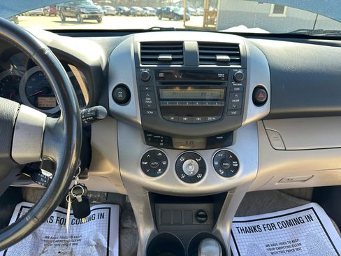 Used 2006 Toyota RAV4 Limited image 18