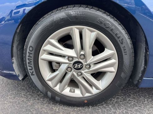 Used 2019 Hyundai Elantra Value Edition FWD image 9
