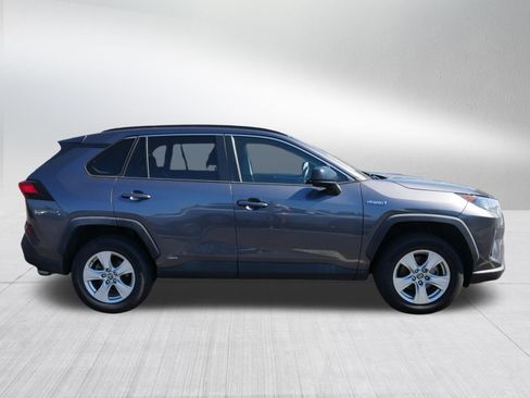 Used 2021 Toyota RAV4 LE AWD/4WD image 8