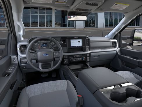 New 2026 Ford F250 XLT w/ FX4 Off-Road Package image 9