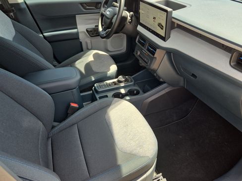 Used 2025 Ford Maverick XLT w/ Equipment Group 302A AWD/4WD image 9