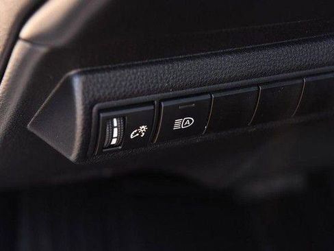 Used 2025 Toyota Corolla LE image 10