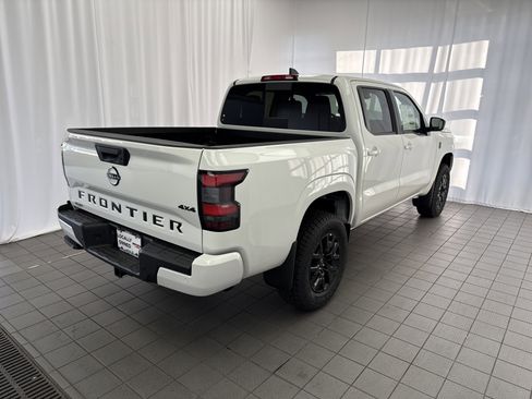 New 2026 Nissan Frontier SV image 4