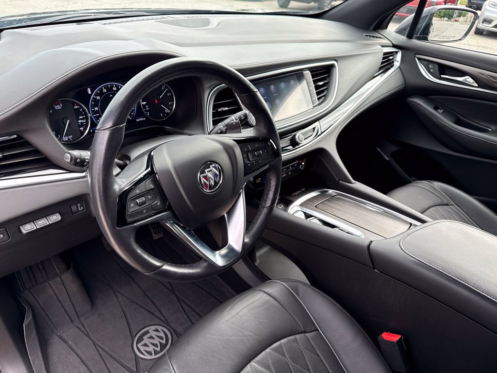 Used 2022 Buick Enclave Avenir w/ Avenir Technology Package AWD/4WD image 2