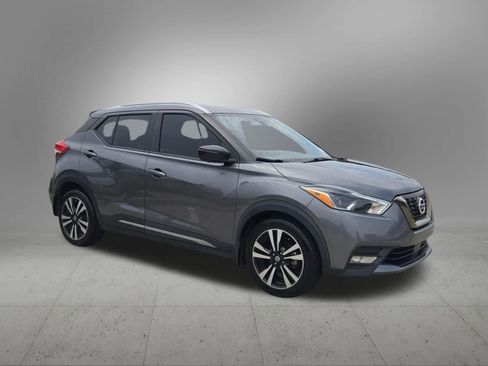 Used 2020 Nissan Kicks SR w/ SR Premium Package FWD image 8