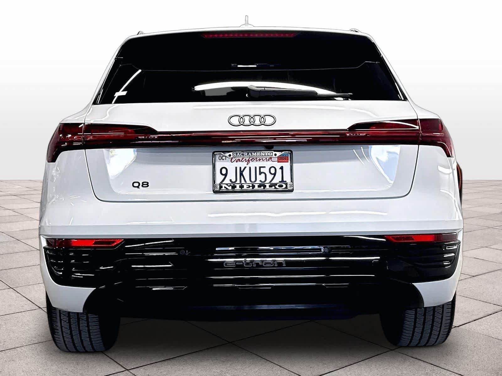 Used 2024 Audi Q8 e-tron Premium Plus AWD/4WD image 7