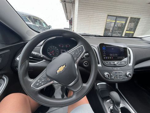 Used 2024 Chevrolet Malibu LT image 35