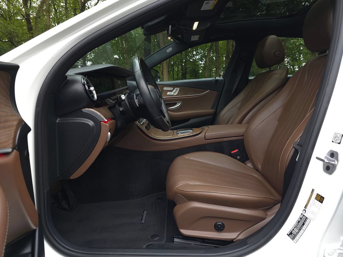 Used 2023 Mercedes-Benz E 350 4MATIC Sedan image 11