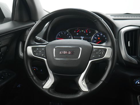 Used 2024 GMC Terrain SLT image 17