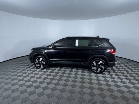 Used 2024 Volkswagen Taos SEL AWD/4WD image 6