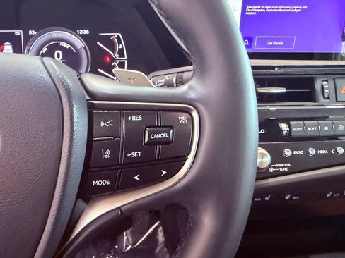 Certified 2025 Lexus ES 300h w/ Premium Package FWD image 21