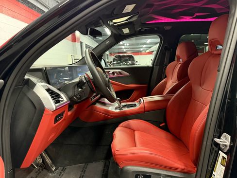Used 2025 BMW XM Sport Utility 4D image 32