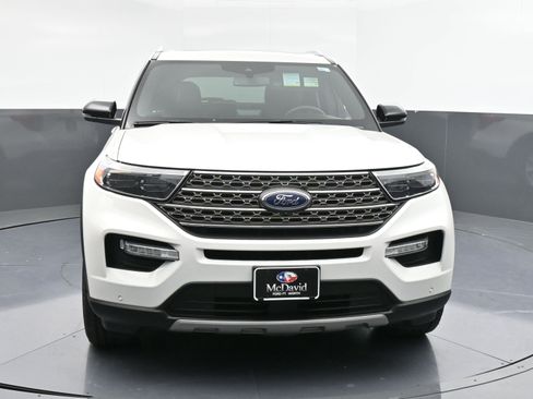 Used 2021 Ford Explorer King Ranch w/ Premium Technology Package image 2