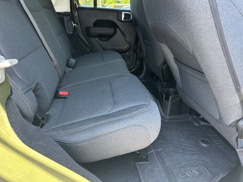Used 2024 Jeep Wrangler Sport S AWD/4WD image 18