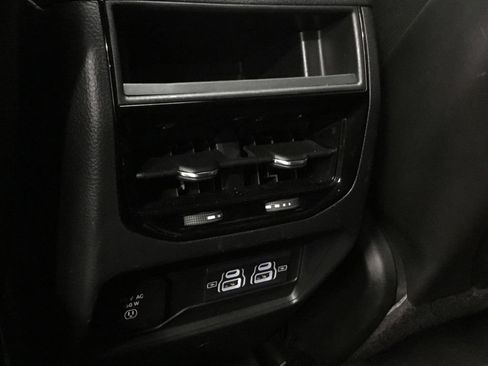 Used 2025 Jeep Grand Cherokee Altitude AWD/4WD image 21