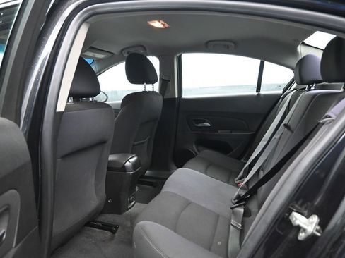 Used 2014 Chevrolet Cruze LT image 16