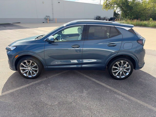 Used 2024 Buick Encore GX Avenir w/ Avenir Convenience Package FWD image 3