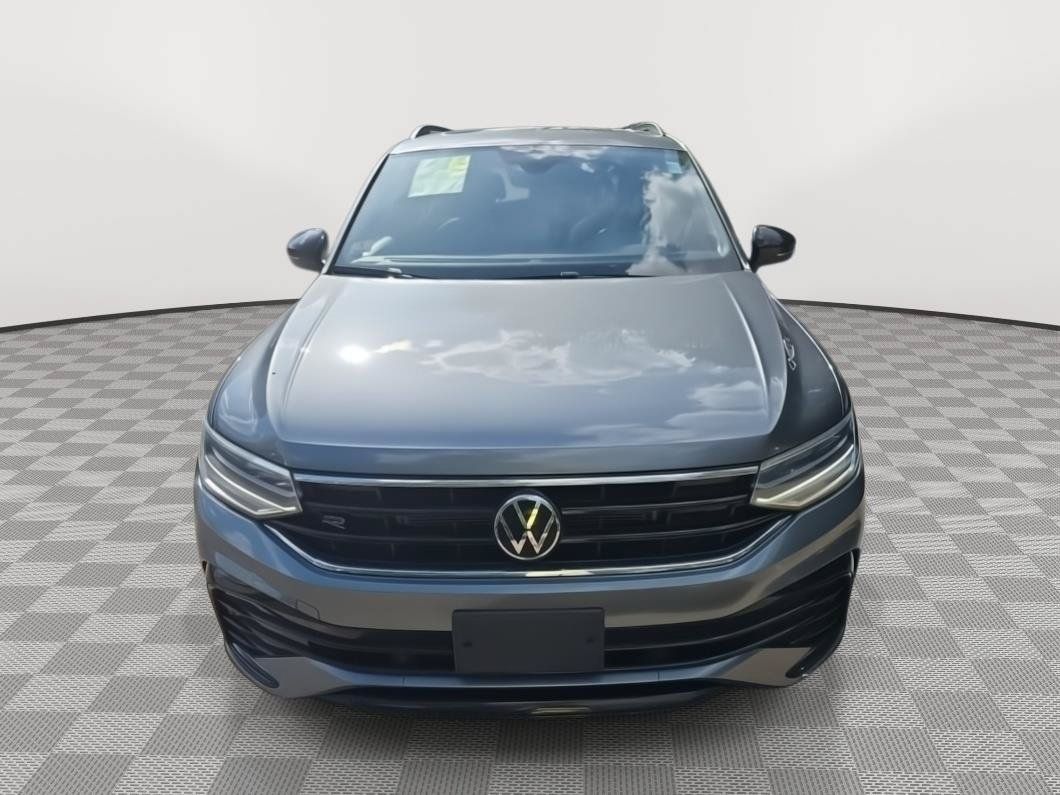 Used 2024 Volkswagen Tiguan SE R-Line AWD/4WD image 5