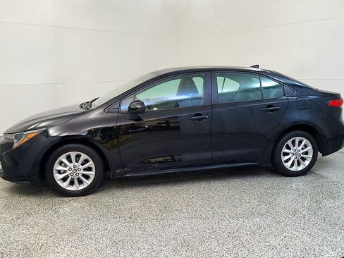 Used 2024 Toyota Corolla LE FWD image 2