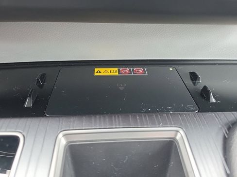 Used 2025 Toyota Sienna XLE image 30